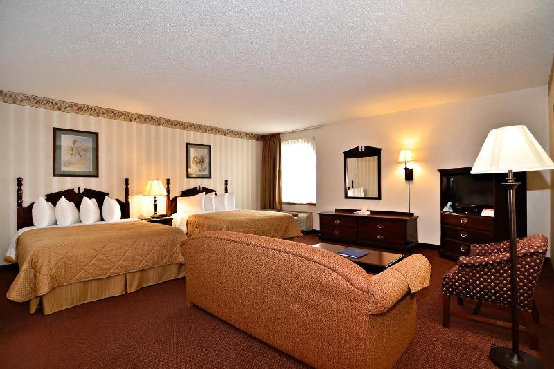 Queen Suite with Two Queen Beds - Non-Smoking image 2