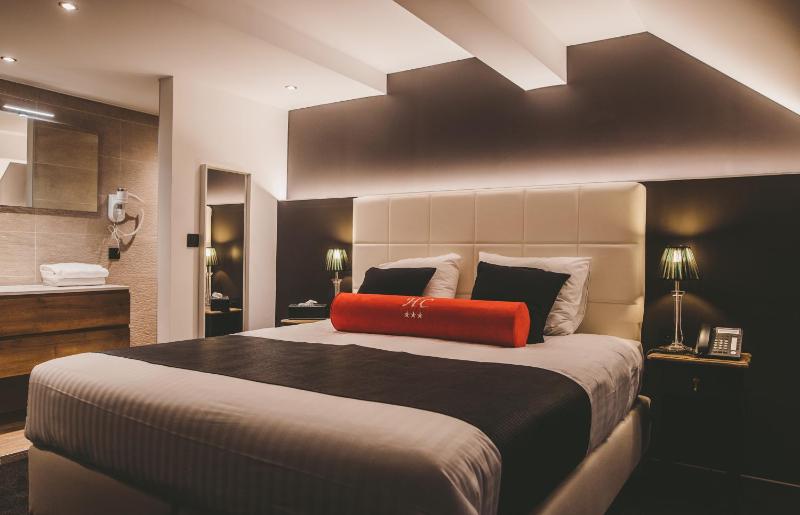 Deluxe Double Room image 3
