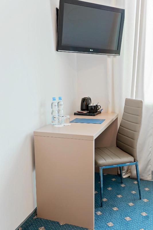 Double Room image 4