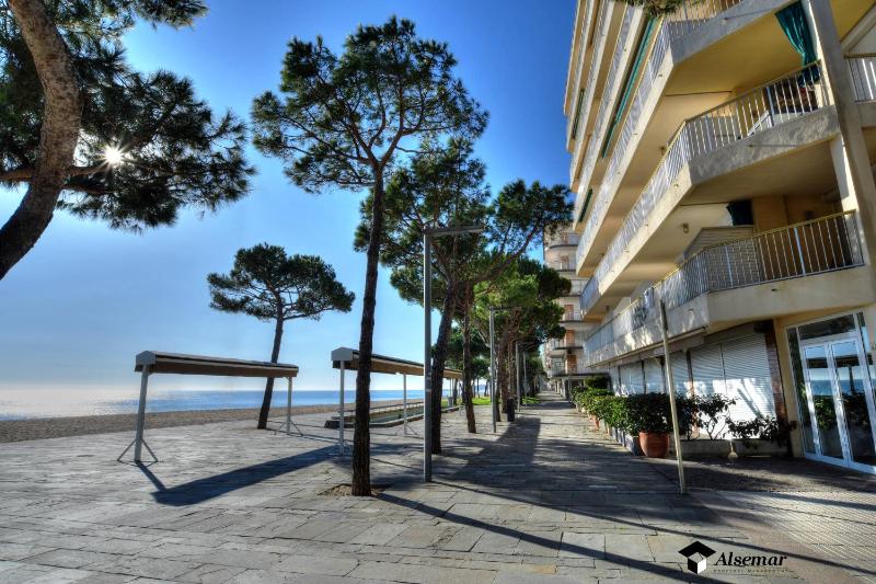 Catalunya Apartament per 4 persones en edifici del passeig marítim amb vistes sobre la Vall d'Aro - image 2