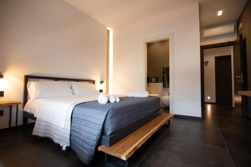 Deluxe Room image 2