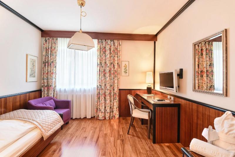 Single Room image 3