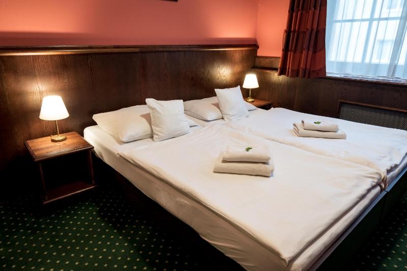 Double Room image 2