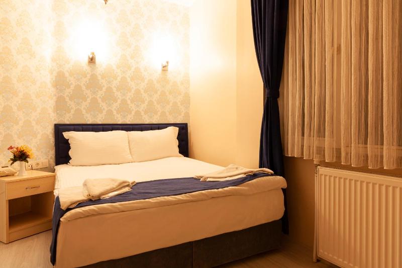Standard Double Room image 1