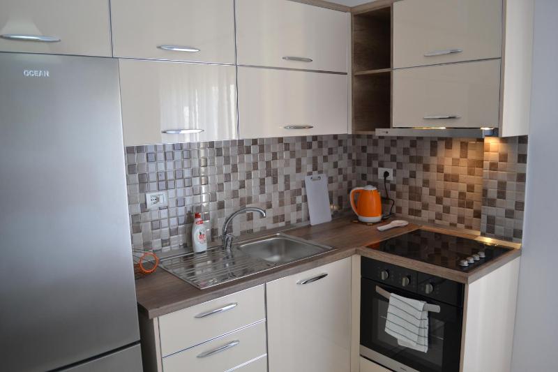 Seaview Bay Studio & Private Garage - image 2