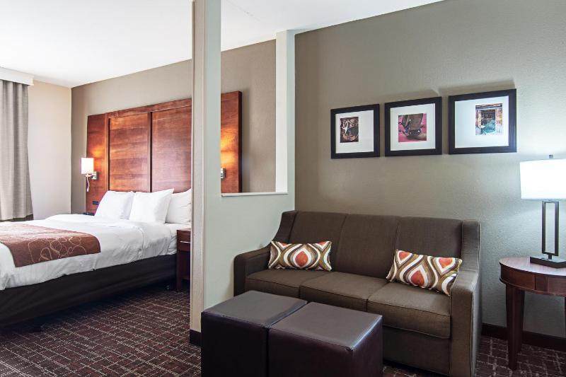 King Suite - Disability Access/Non-Smoking image 2