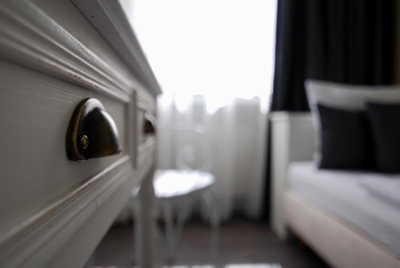 Single Room image 2