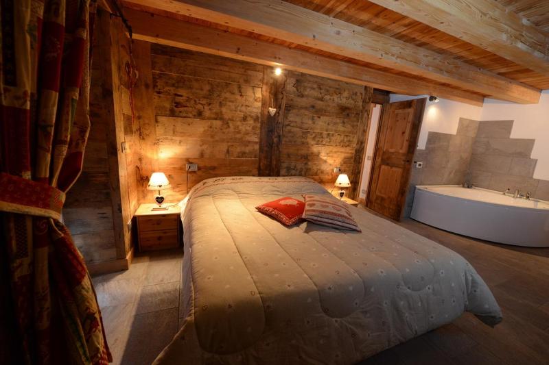 Two-Bedroom Apartment with Spa Bath image 2