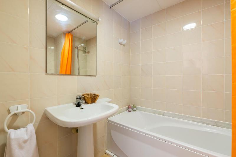 One-Bedroom Apartment (2 Adults) image 3