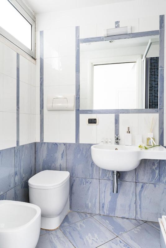 Classic Double or Twin Room image 4