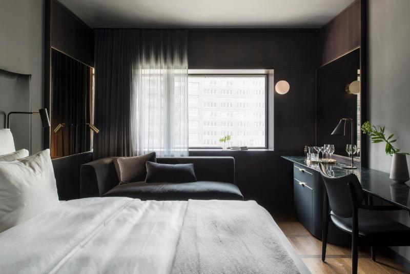 Superior Twin Room image 1