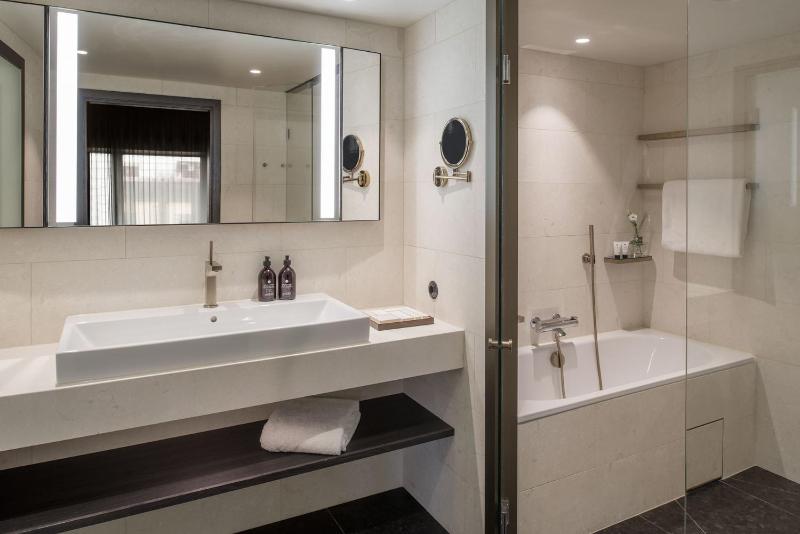 Junior Suite image 2