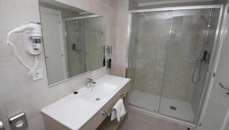 Triple Room image 2