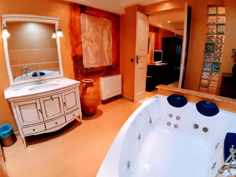 Superior Double Room image 2