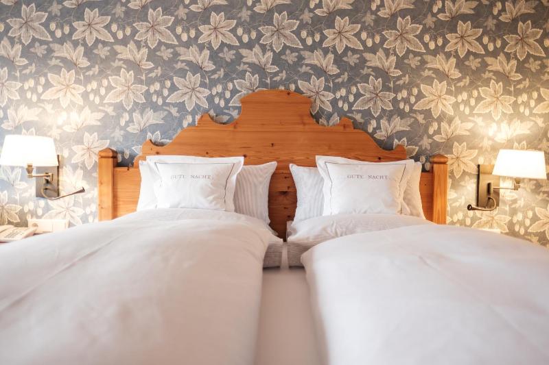 Deluxe Double Room image 3