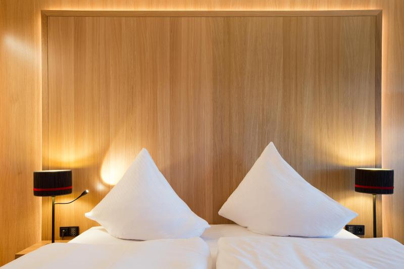 Premium Double Room image 2