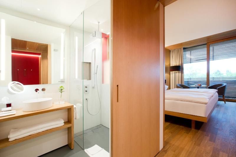 Deluxe Double Room image 4