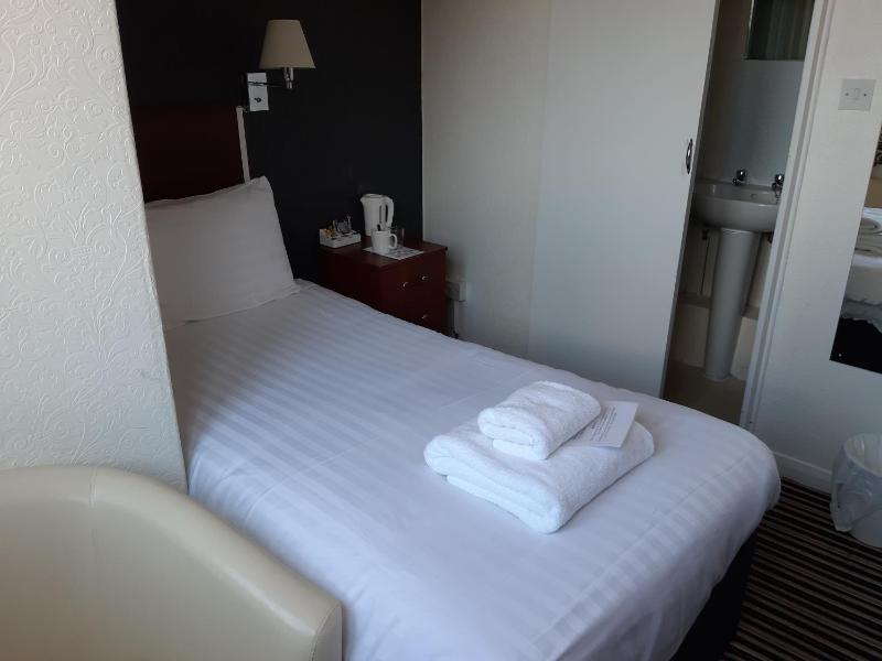 Single Room image 3