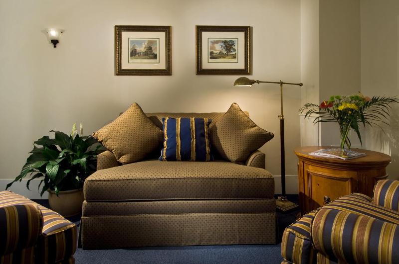 Junior Suite with Garden View image 2