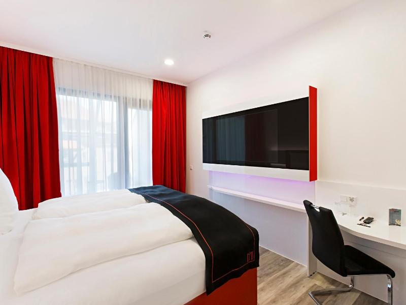Deluxe Double Room image 4