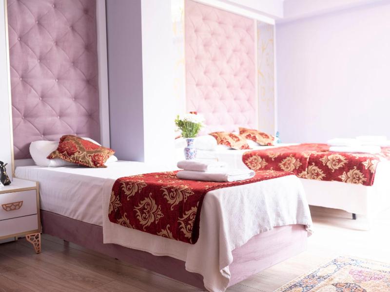 Classic Triple Room image 2
