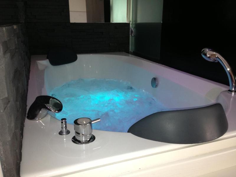 Deluxe Double Room with Spa Bath  image 3
