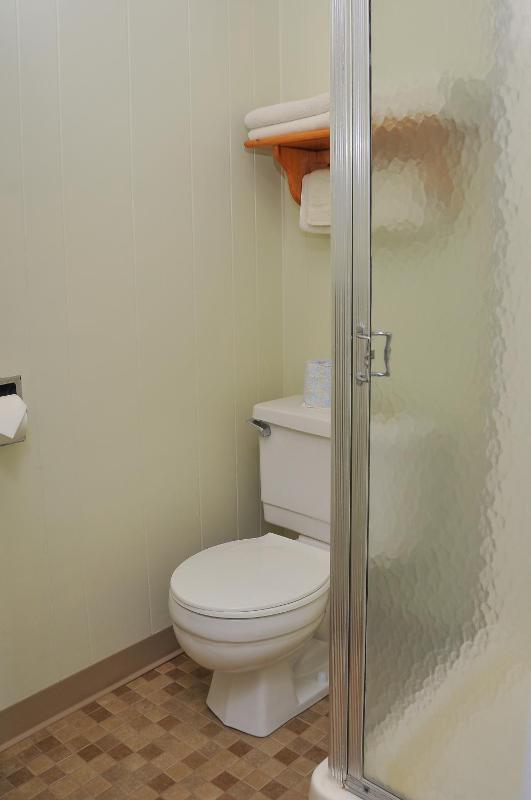 B-section Suite, King Bed with Partial Ocean View image 3