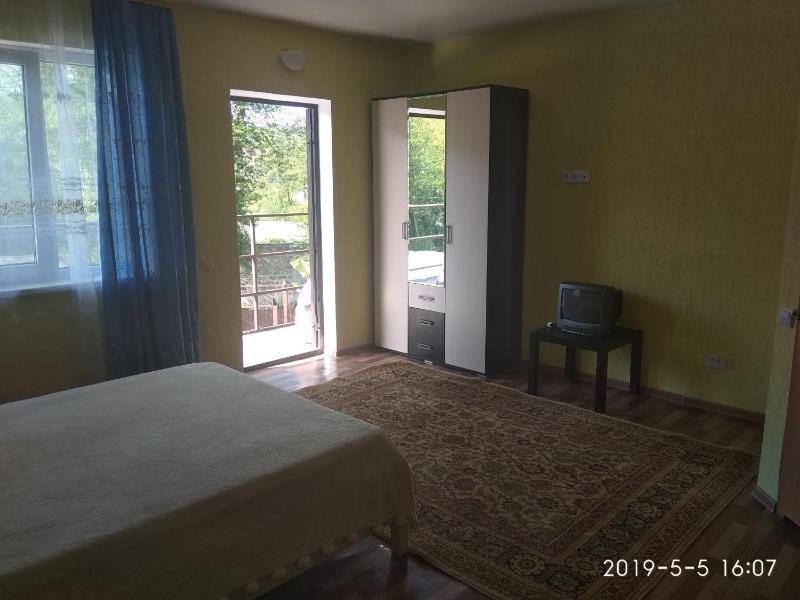 Comfort Triple Room with Shower image 2