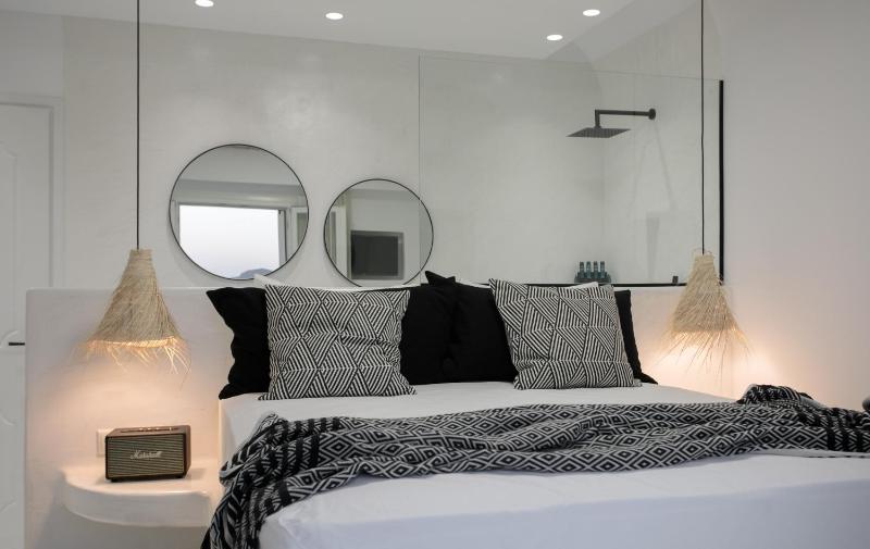 Naxian Suite with Sea View image 3