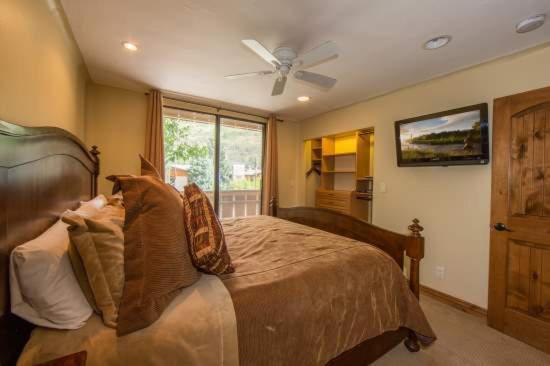 Two-Bedroom Apartment image 3
