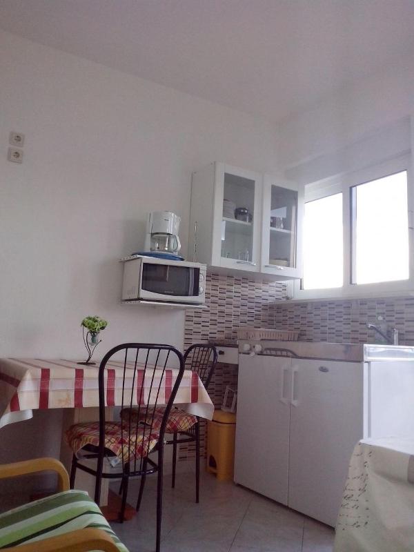 Apartment 2 image 4