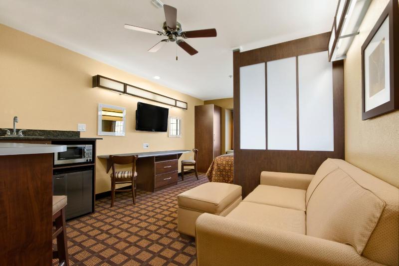 Queen Studio Suite - Non-Smoking image 2