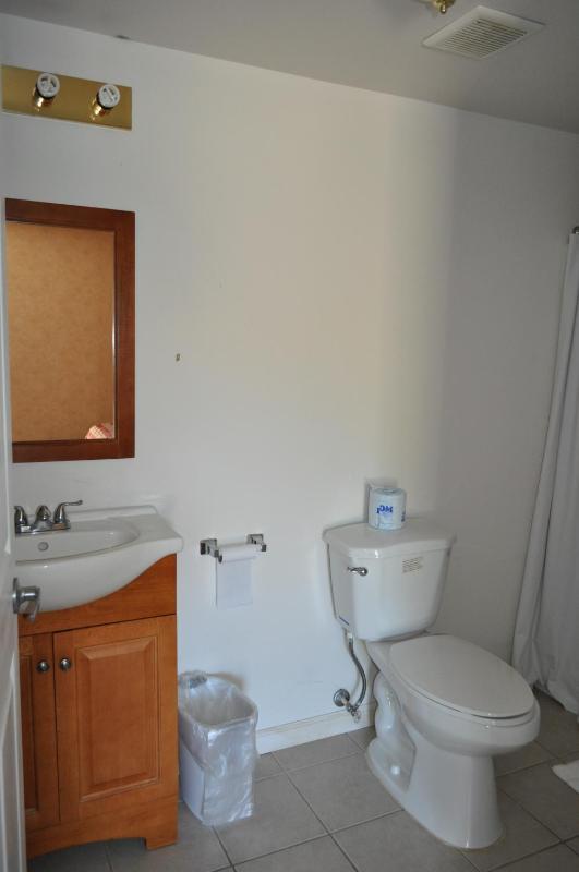 Queen Room with Spa Bath image 1
