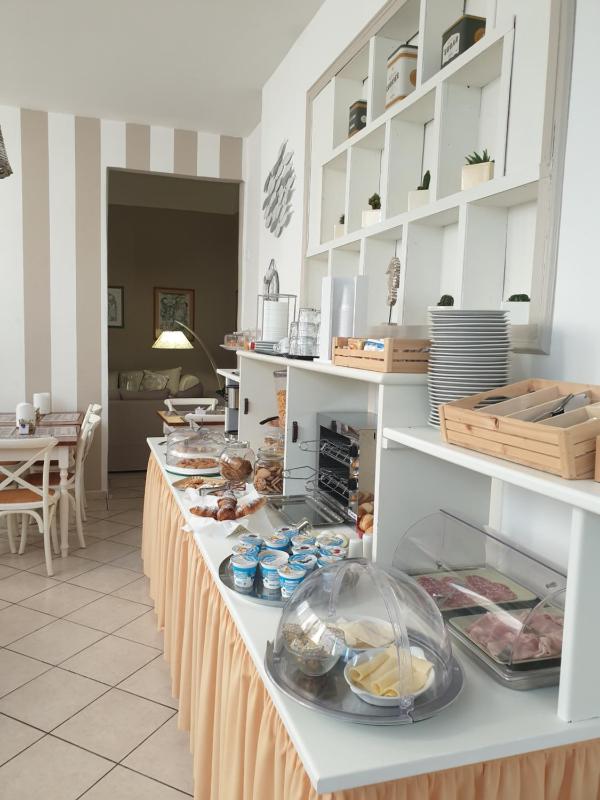 City Hotel - image 15