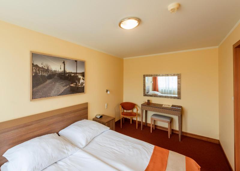 Apartment image 3