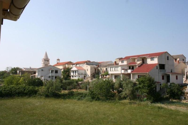 One-Bedroom Apartment with Balcony image 1