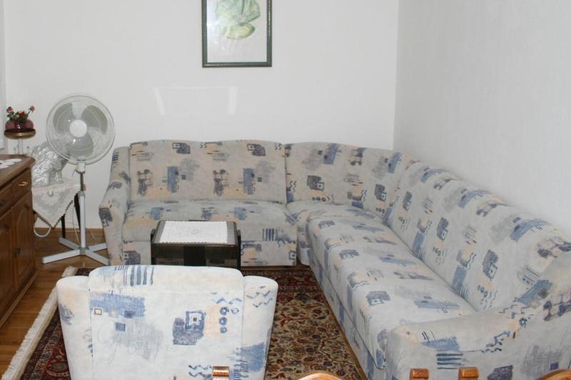 One-Bedroom Apartment with Terrace and Sea View image 3