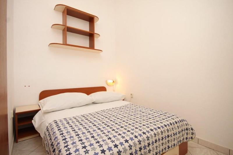 Two-Bedroom Apartment with Terrace and Sea View image 3