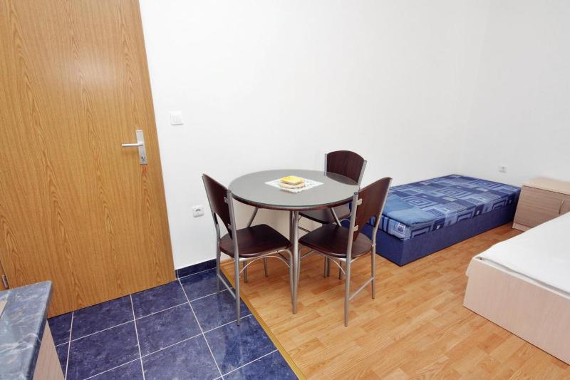 Studio with Balcony and Sea View image 1