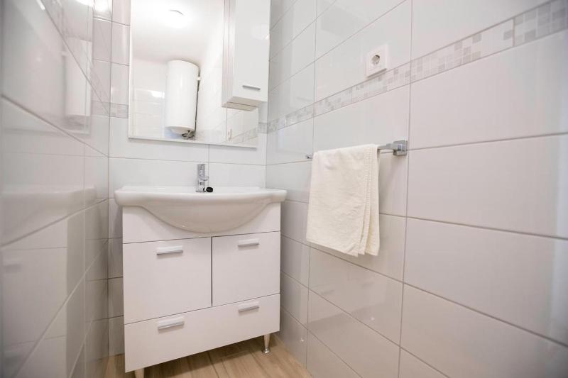 One-Bedroom Apartment with Balcony and Sea View image 2