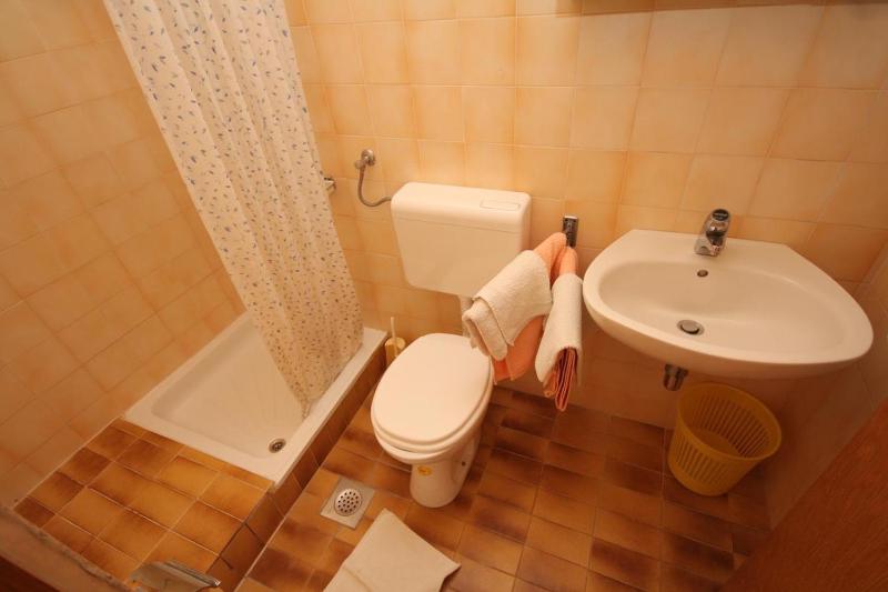 Double Room with Balcony and Sea View image 3