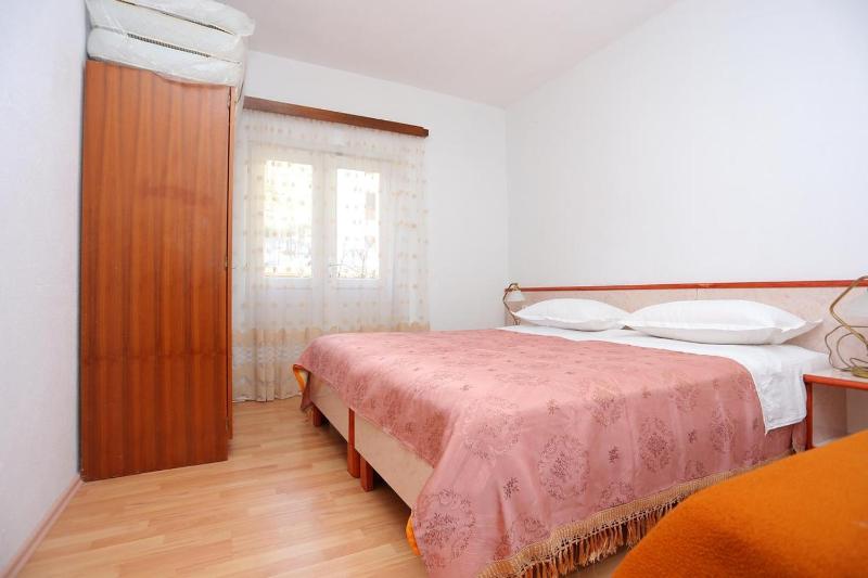 One-Bedroom Apartment with Balcony image 3