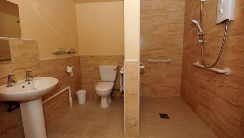 Family Room with Shower image 1