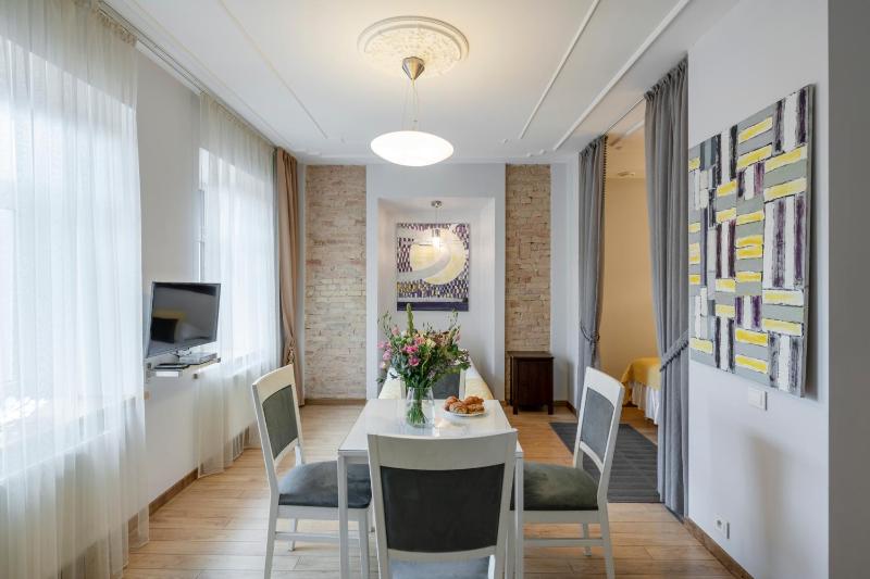 Suite (3 Adults) image 4
