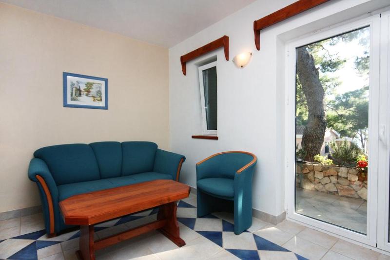 One-Bedroom Apartment with Terrace and Sea View image 2