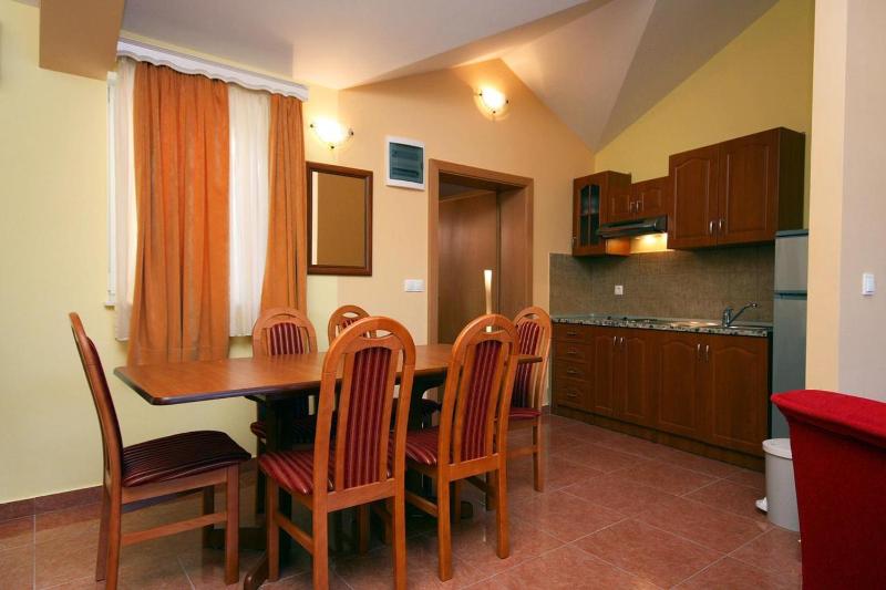 One-Bedroom Apartment with Terrace and Sea View image 2
