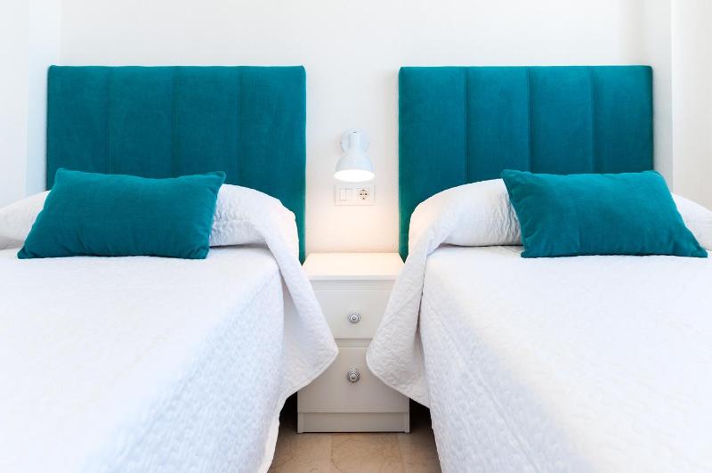 Calmo Singular Apartments - image 16
