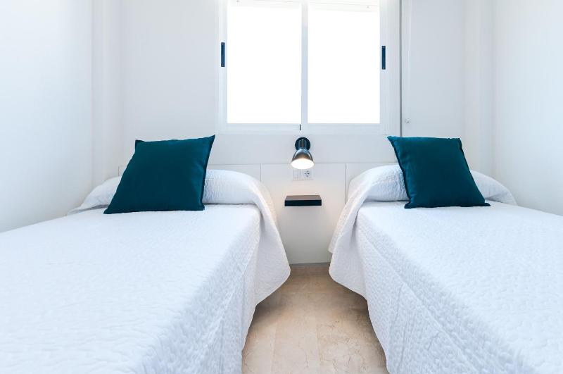 Calmo Singular Apartments - image 9
