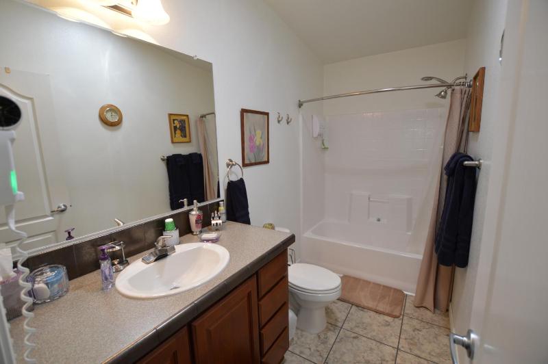Standard Queen Room image 2