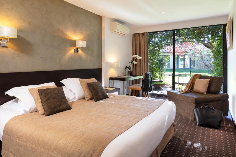Double Room image 3